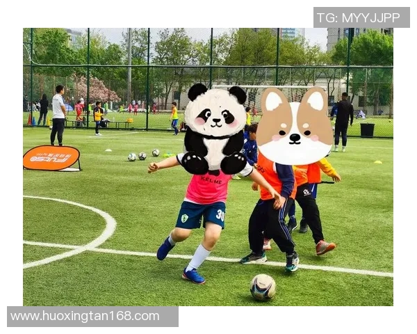 时尚界的足球明星如何在绿茵场与T台之间游刃有余展现个人魅力与风格