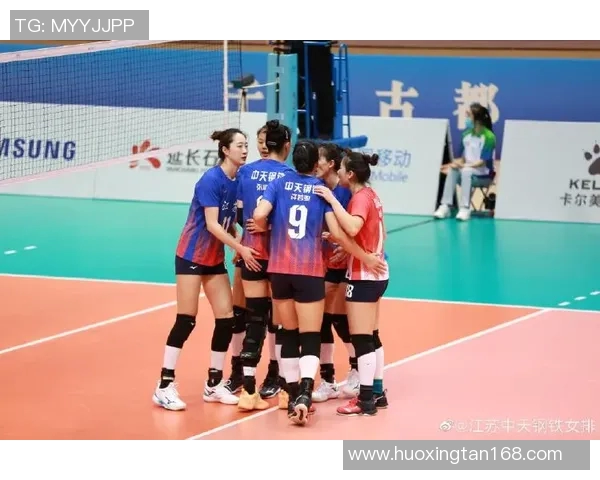 上海排球队团队协作引发热议球迷对战术配合和默契度的不同看法