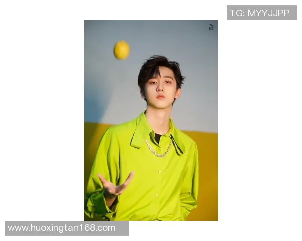 足球明星与艺术气质的完美结合展现独特魅力与风采的精彩瞬间