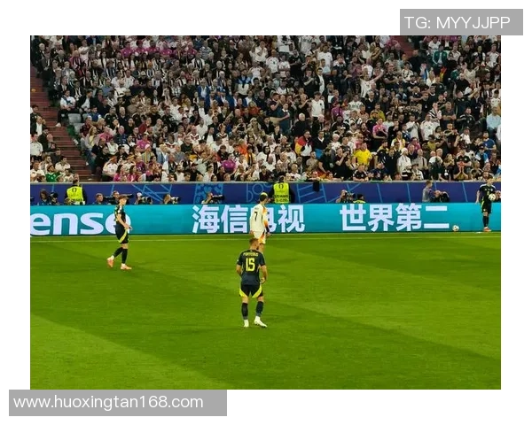 足球明星奢华生活的真实写照揭示他们背后的财富与荣耀